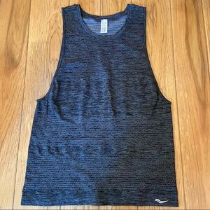 Saucony Woman’s Sleeveless Textured Active Tank